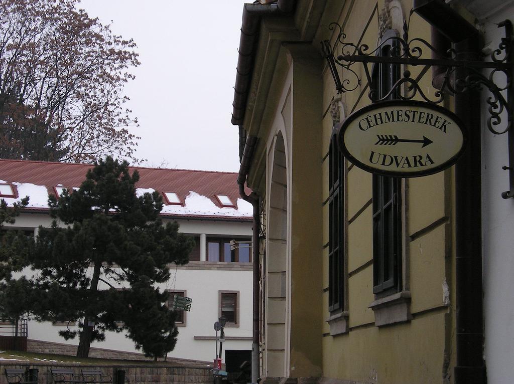 Julia Apartman Eger Quarto foto